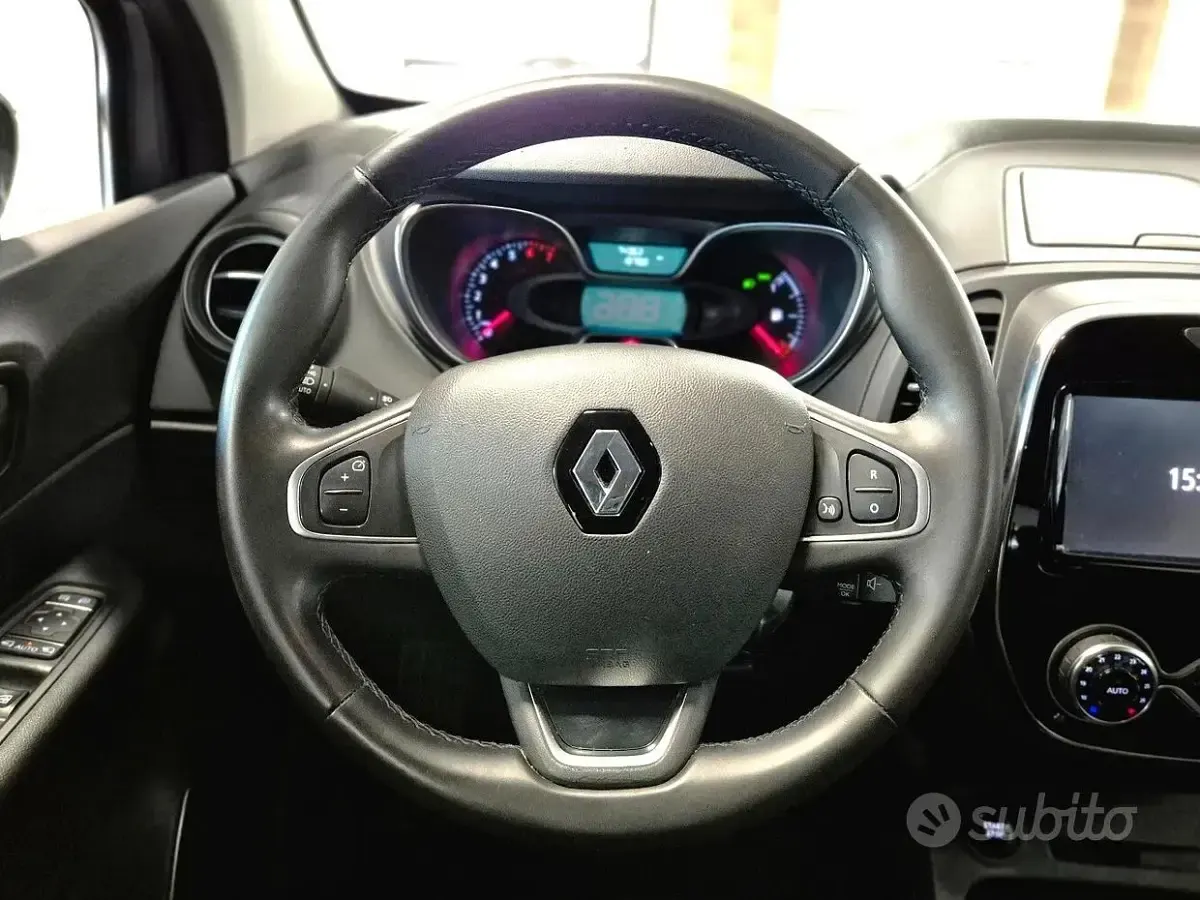 Usata Renault Captur Intens 90 CV (66 kW) 2017 Grigio SUV