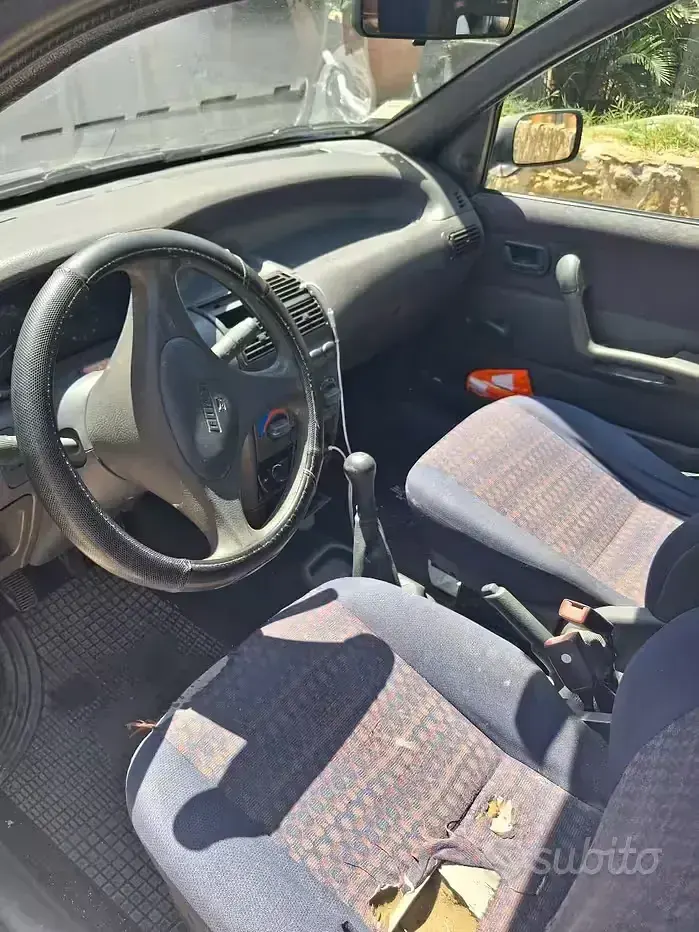 Usata Fiat Punto S 54 CV (39 kW) 1997 Bluazzurro Utilitaria