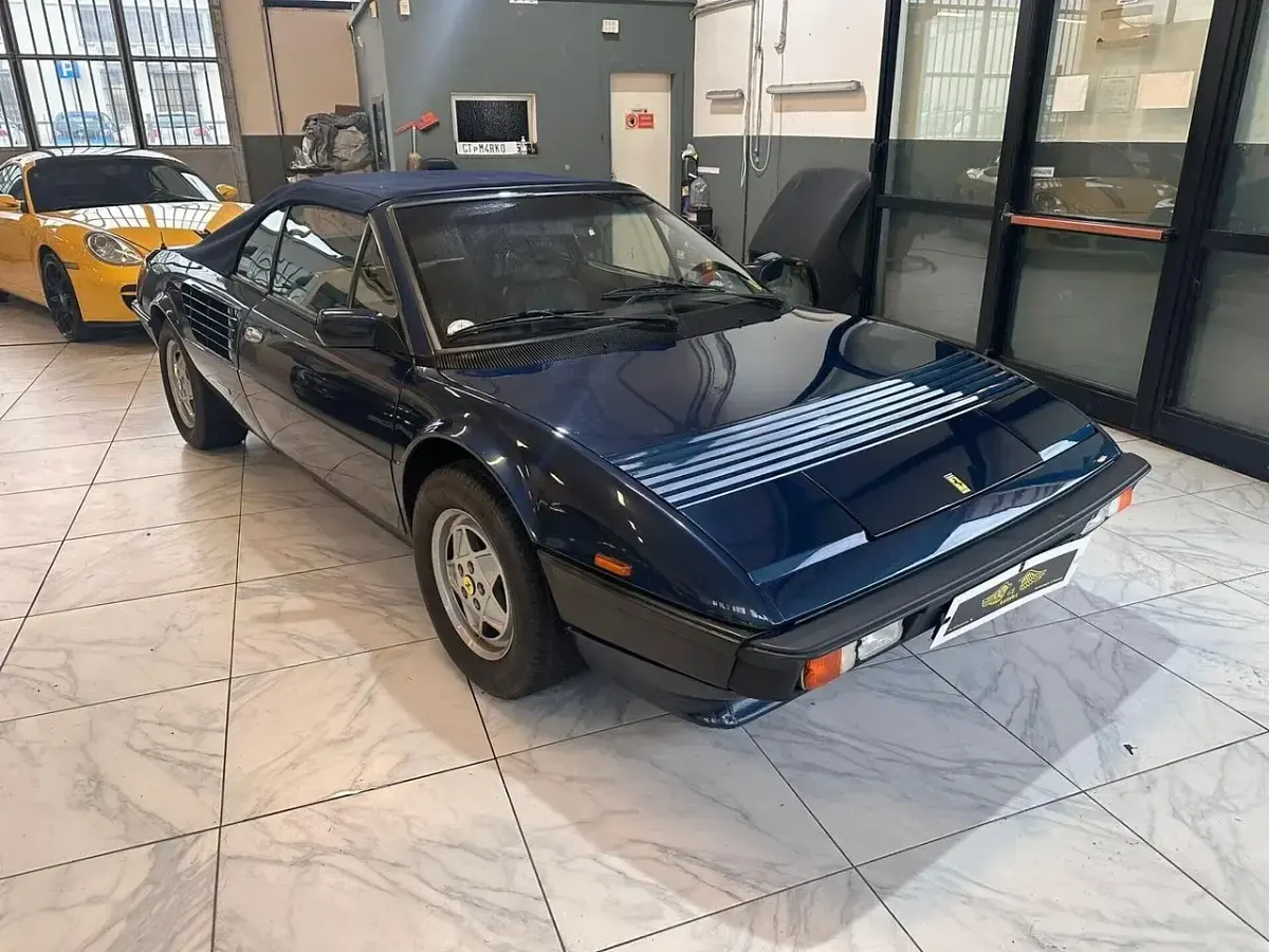 Usata Ferrari Mondial 240 CV (176 kW) 1984 Blu Cabrio