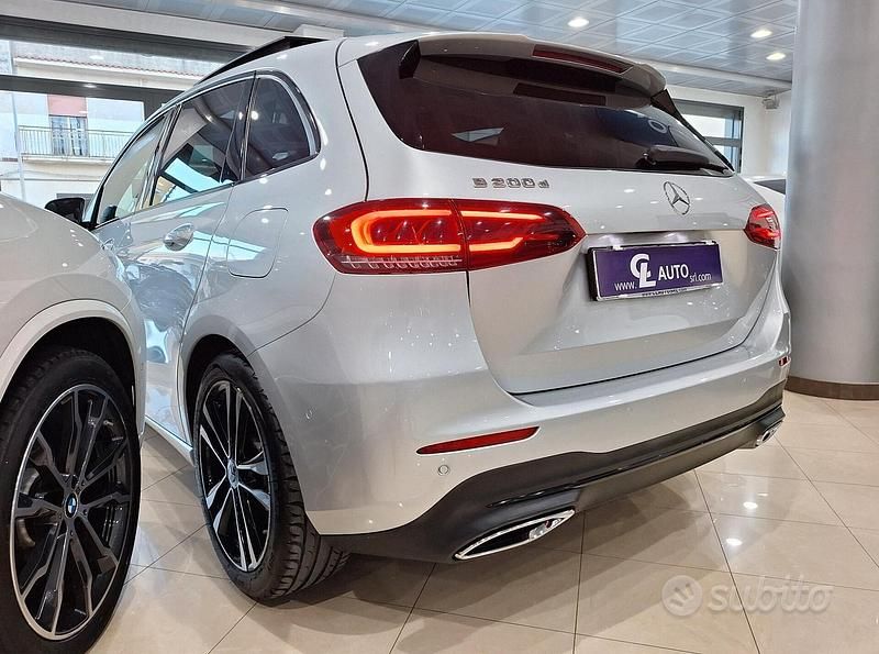 Usata Mercedes B200 149 CV (109 kW) 2019 Grigio Monovolume