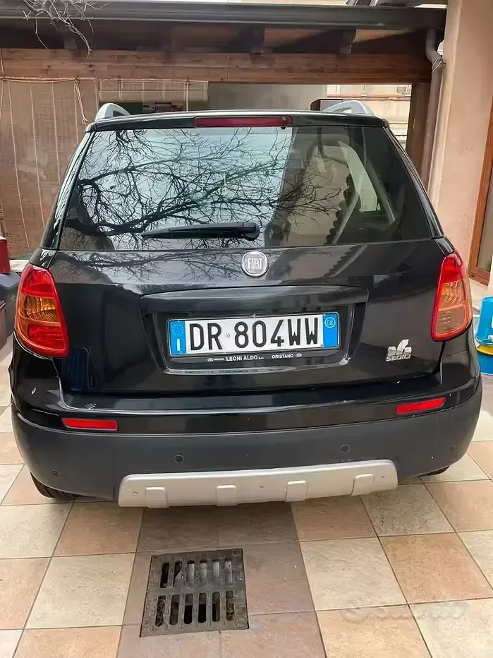 Occasion Fiat Sedici Dynamic 107 ch (78 kW) 2008 Noir SUV