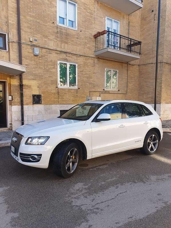Bianco Usata 2011 Audi Q5 Advanced SUV | 12.000 € (Buon prezzo) - Immagine 1/4