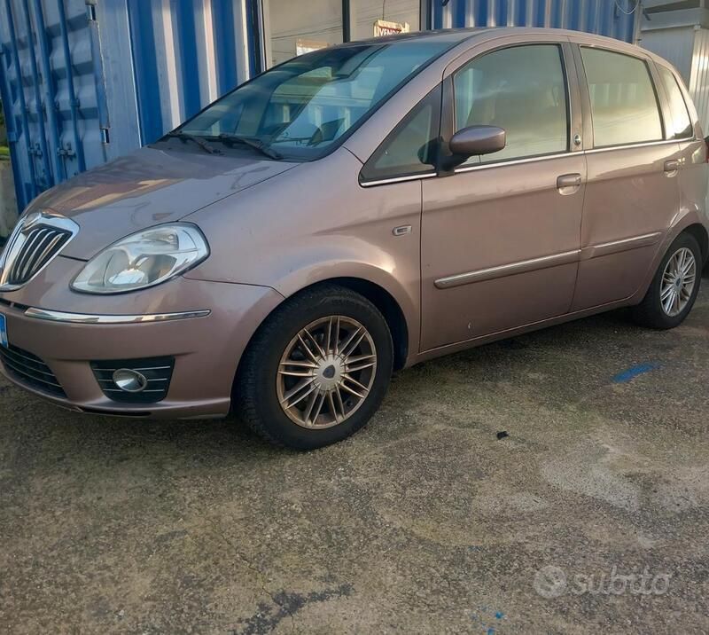 Usata 2009 Lancia Musa Monovolume | 3500 € (Ottimo prezzo) - Immagine 1/4