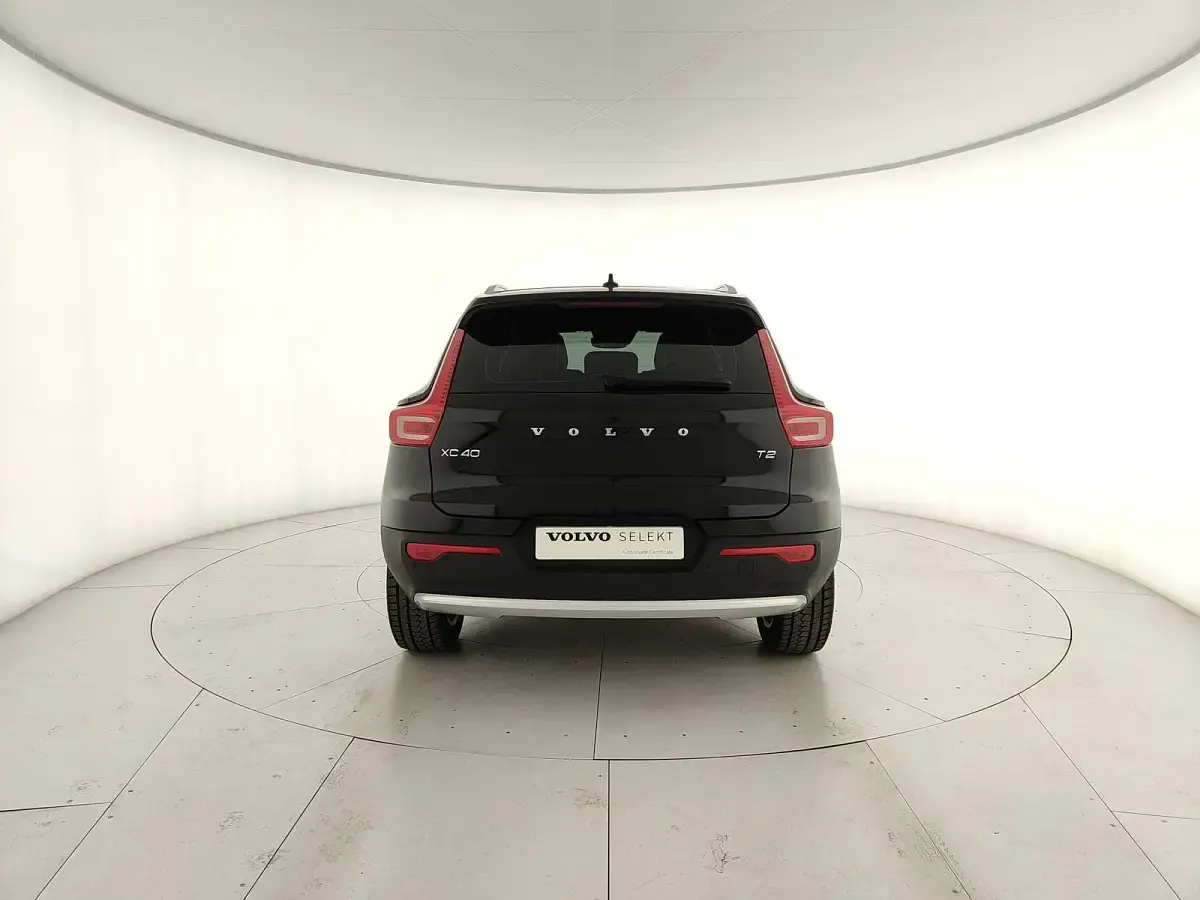 Usata Volvo XC40 Core 129 CV (94 kW) 2024 Nero SUV