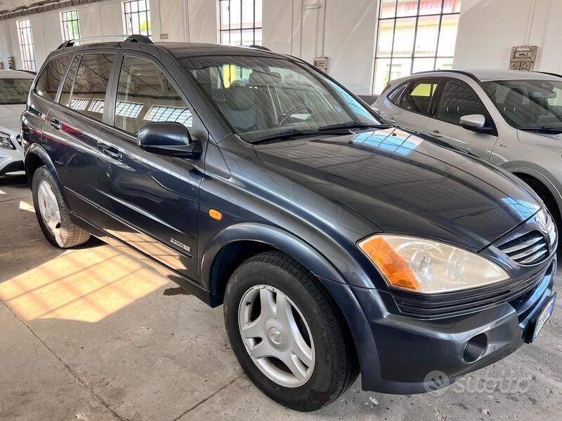 Grigio Usata 2009 Ssangyong Kyron SUV | 2500 € (Ottimo prezzo) - Immagine 1/4