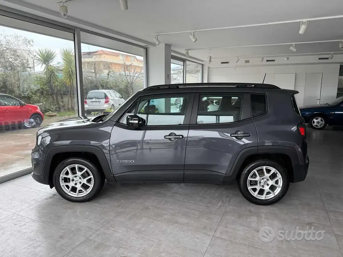 Occasion Jeep Renegade Limited 131 ch (96 kW) 2024 Gris SUV