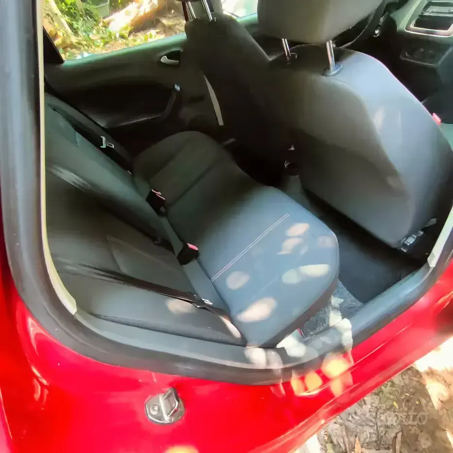Usata Seat Ibiza 64 CV (47 kW) 2011 Rosso Utilitaria