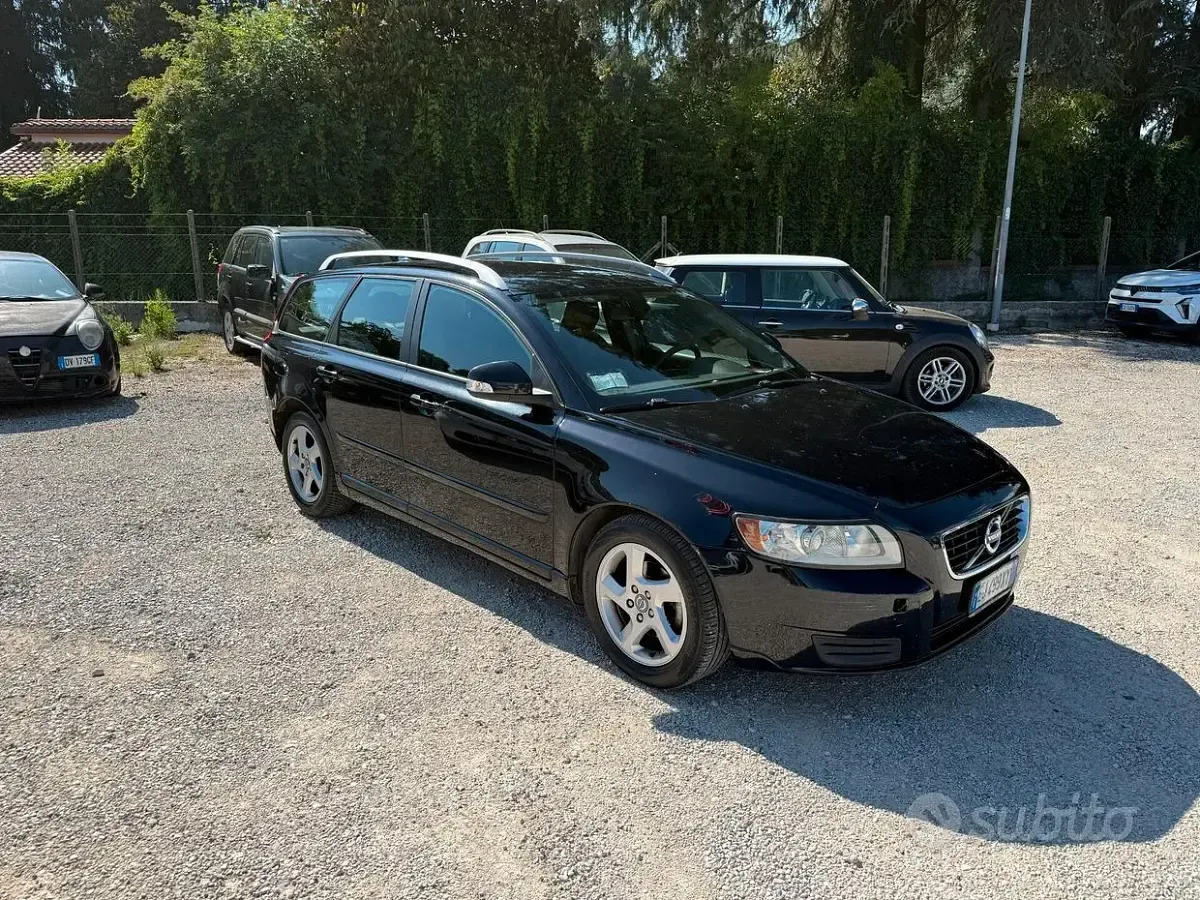 Usata Volvo V50 Plus 115 CV (84 kW) 2012 Nero Station wagon