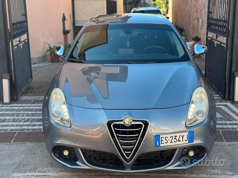 Usata Alfa Romeo Giulietta Exclusive 105 CV (77 kW) 2014 Nero Berlina