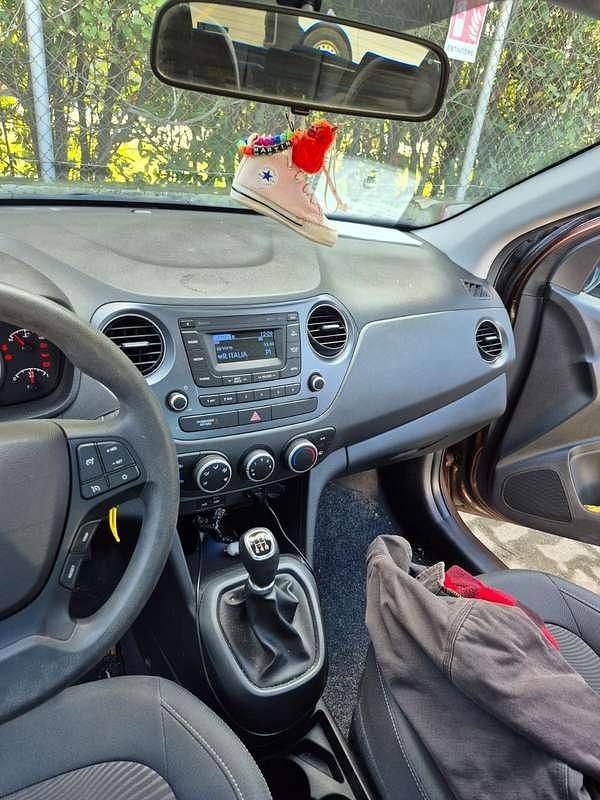 Usata Hyundai i10 Advanced 67 CV (49 kW) 2018 Bronzo Utilitaria