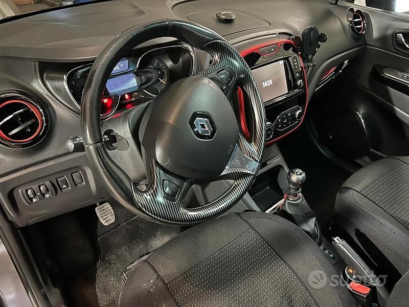 Usata Renault Captur 110 CV (80 kW) 2016 Grigio SUV