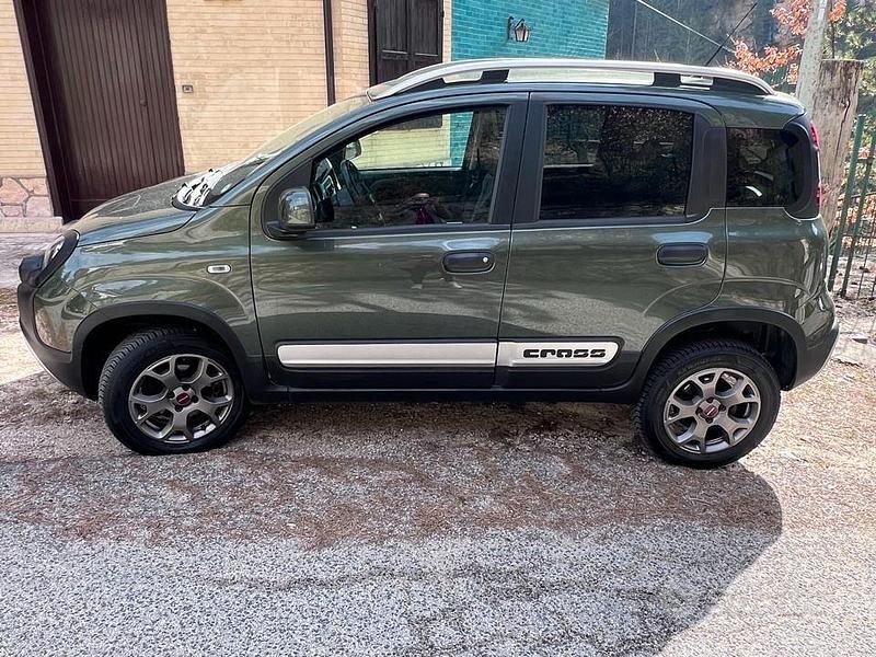 Usata Fiat Panda Cross Cross 85 CV (62 kW) 2019 Verde Utilitaria