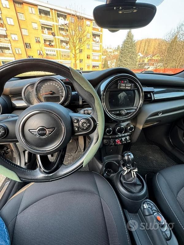 Usata Mini Cooper D Hype 117 CV (86 kW) 2018 Nero Utilitaria