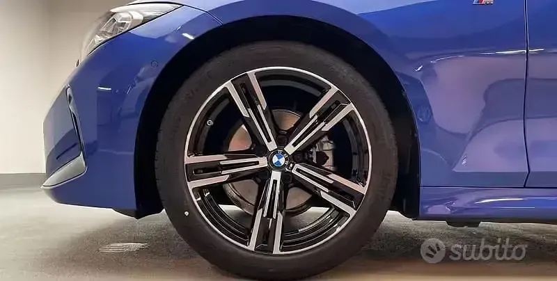 Usata BMW 318 M Sport 156 CV (114 kW) 2025 Blu/azzurro Station wagon