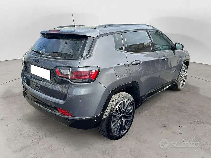 Usata Jeep Compass Summit 131 CV (96 kW) 2025 Grigio SUV