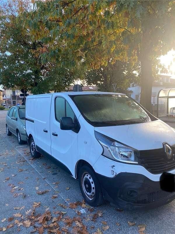Usata Renault Trafic 120 CV (88 kW) 2015 Bianco Monovolume