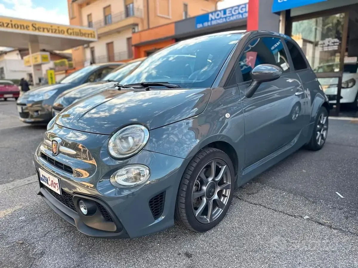 Usata Abarth 595 70th Anniversary 145 CV (106 kW) 2020 Grigio Berlina