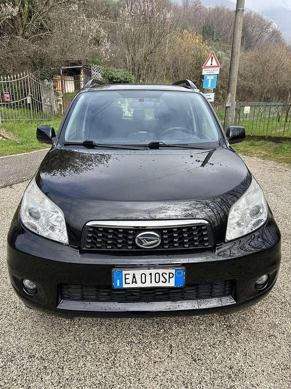 Usata Daihatsu Terios SHO 105 CV (77 kW) 2010 Nero SUV