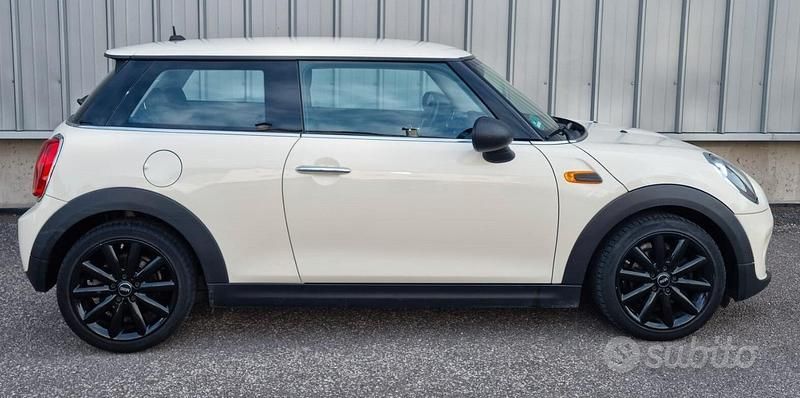 Usata Mini ONE 75 CV (55 kW) 2015 Bianco Utilitaria