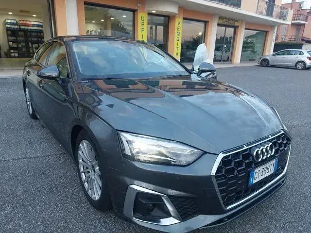 Usata Audi A5 Sportback Business 204 CV (150 kW) 2024 Grigio Utilitaria