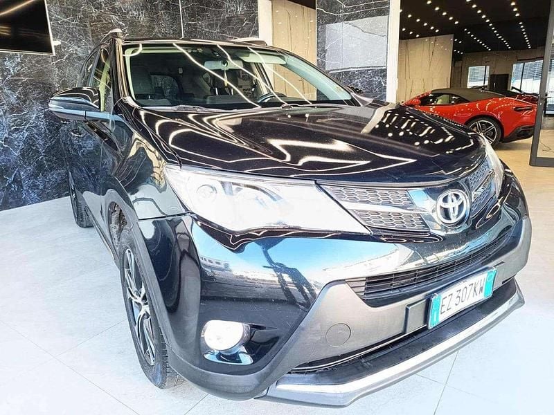 Usata Toyota RAV4 Lounge 124 CV (91 kW) 2015 Nero SUV