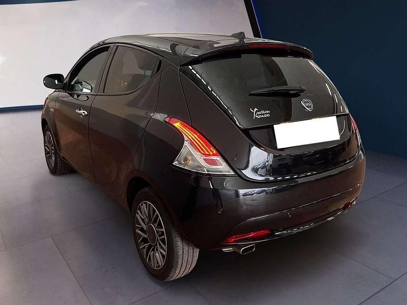 Usata Lancia Ypsilon Gold 69 CV (50 kW) 2022 Nero Utilitaria