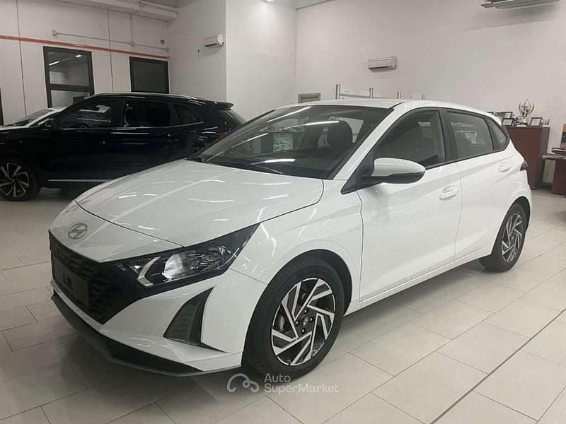Vari colori Nuova 2025 Hyundai i20 Tre volumi | 15.350 € (Ottimo prezzo) - Immagine 1/4