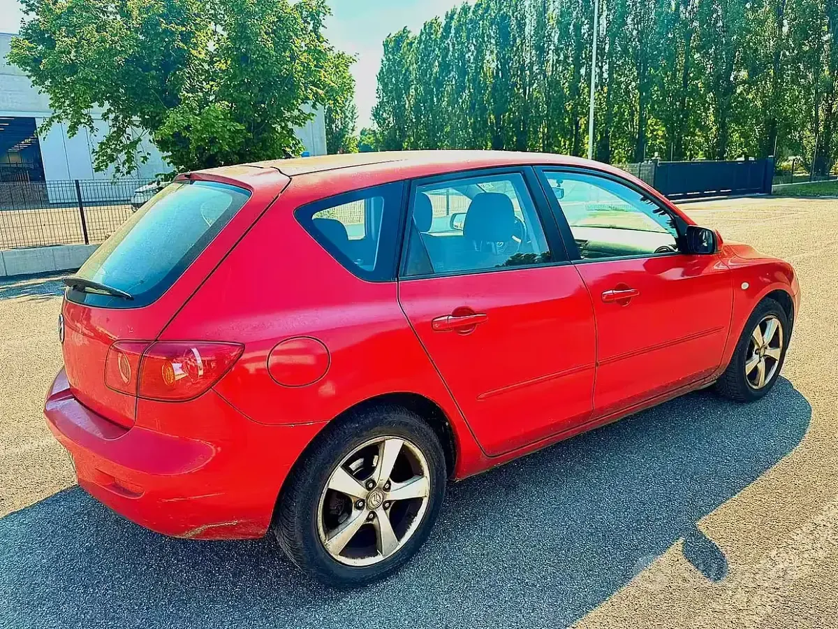 Usata Mazda 3 109 CV (80 kW) 2005 Rosso Berlina