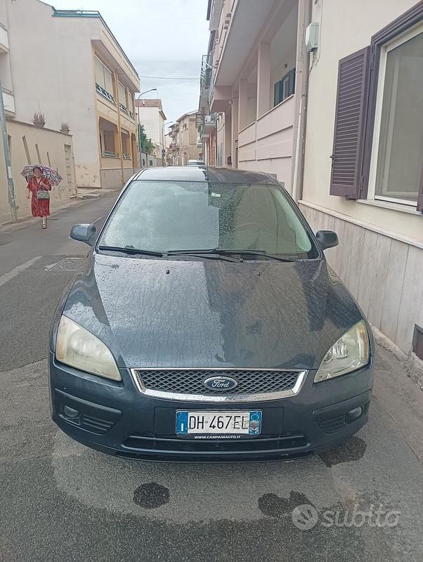 Usata Ford Focus 90 CV (66 kW) 2007 Grigio Berlina