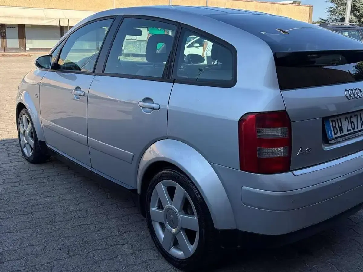 Usata Audi A2 75 CV (55 kW) 2002 Argento Utilitaria