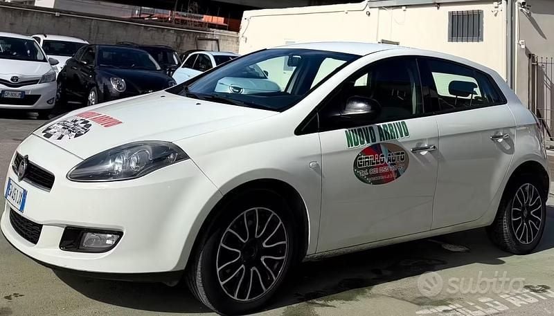 Usata Fiat Bravo 105 CV (77 kW) 2014 Bianco Utilitaria