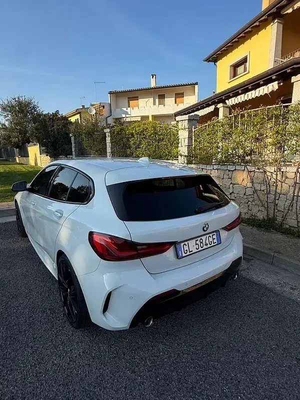 Usata BMW 118 M Sport 150 CV (110 kW) 2021 Bianco Utilitaria