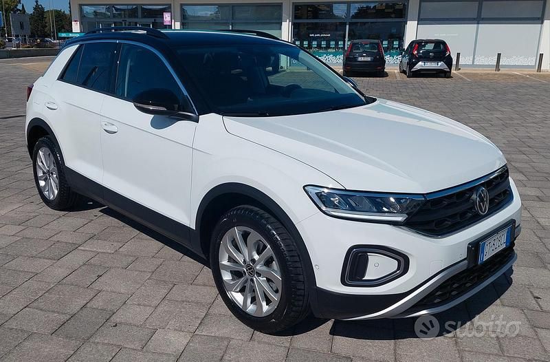 Usata VW T-Roc 116 CV (85 kW) 2024 Bianco SUV
