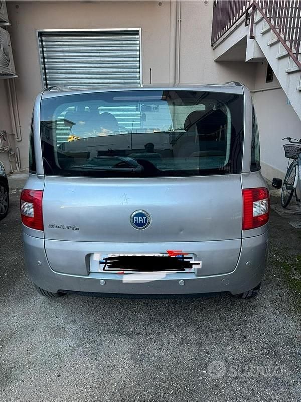 Usata Fiat Multipla Dynamic 103 CV (75 kW) 2005 Grigio Monovolume