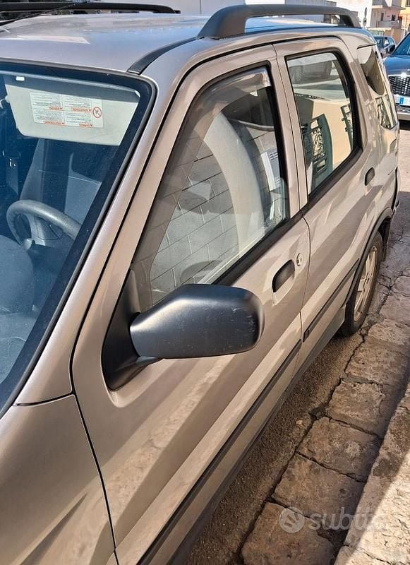 Usado Suzuki Ignis 70 CV (51 kW) 2004 Utilitario