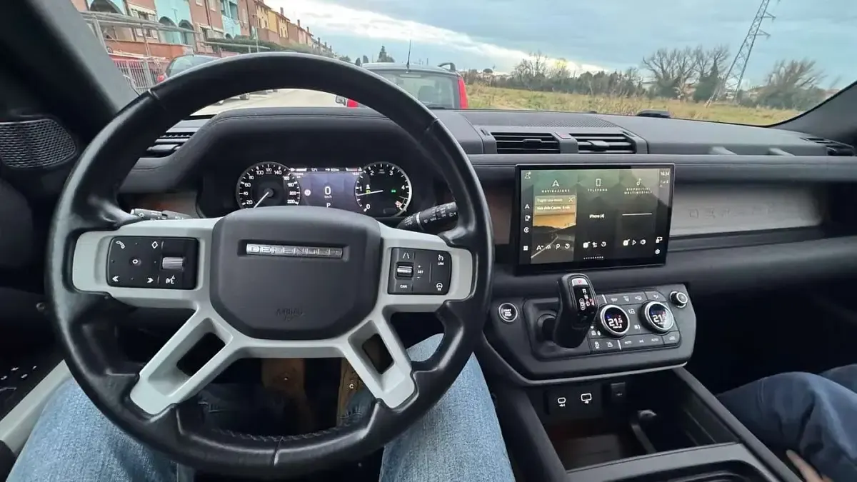 Gebraucht Land Rover Defender SE 200 PS (147 kW) 2022 SUV