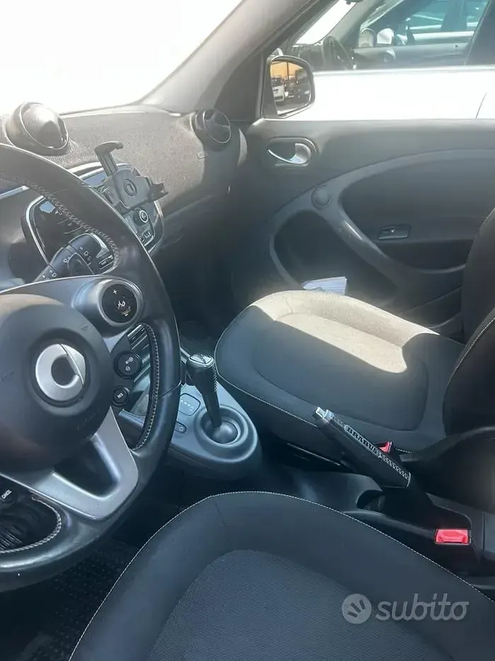 Usata Smart ForFour 71 CV (52 kW) 2019 Bianco Utilitaria