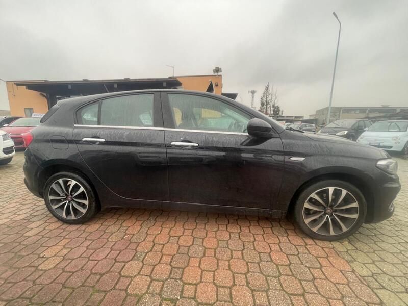 Usata Fiat Tipo Easy 120 CV (88 kW) 2017 Nero Station wagon