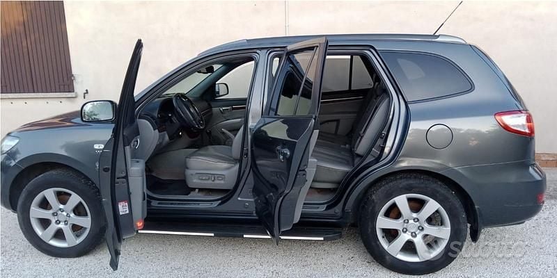 Marrone Usata 2006 Hyundai Santa Fe SUV | 500 € (Buon prezzo) - Immagine 1/4