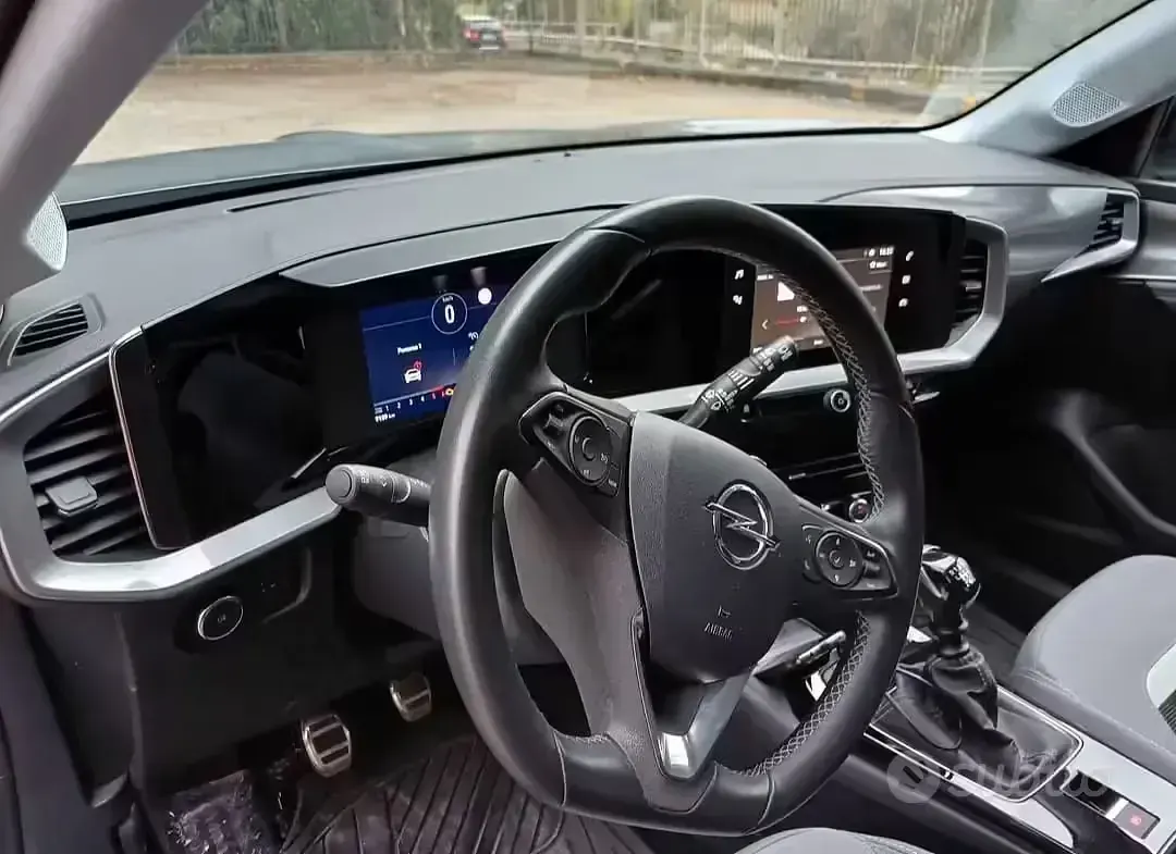 Usata Opel Mokka 110 CV (80 kW) 2024 Grigio SUV