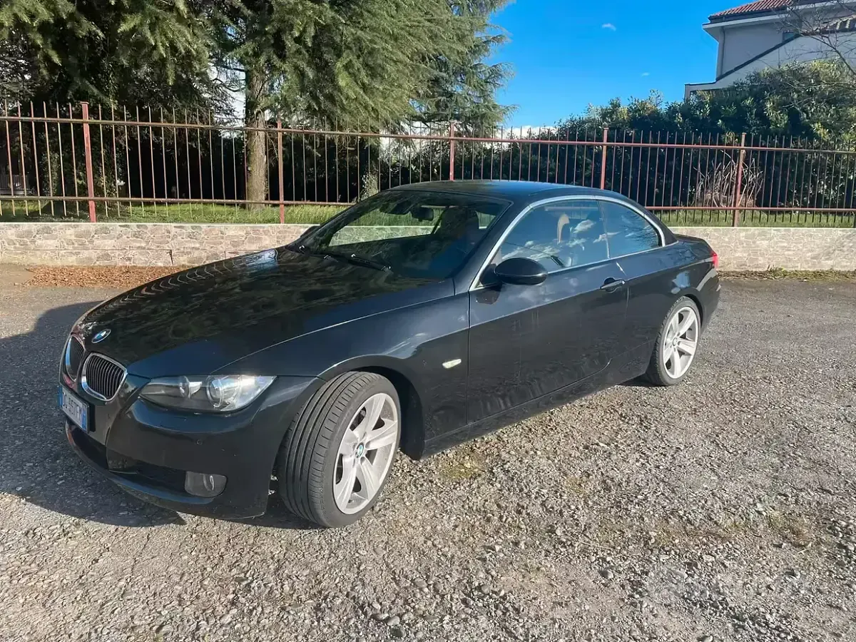 Usata BMW 325 Cabriolet 218 CV (160 kW) 2007 Nero Cabrio
