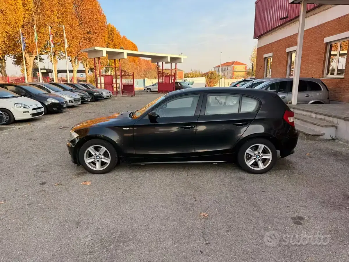 Usata BMW 120 163 CV (119 kW) 2005 Nero Utilitaria
