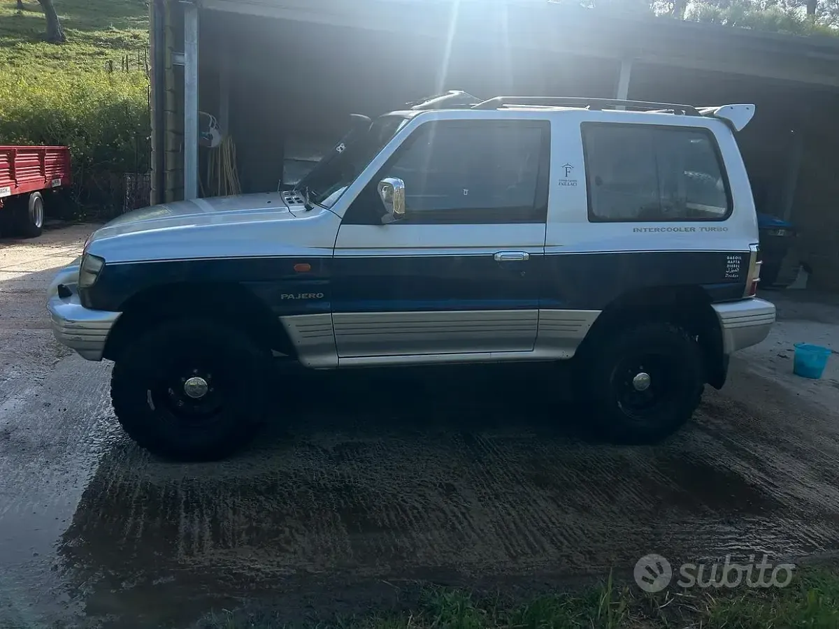 Usata Mitsubishi Pajero 100 CV (73 kW) 2000 Grigio SUV