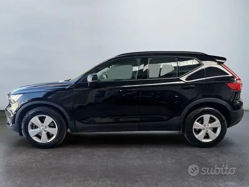 Gebraucht Volvo XC40 Momentum 190 PS (139 kW) 2019 Schwarz SUV