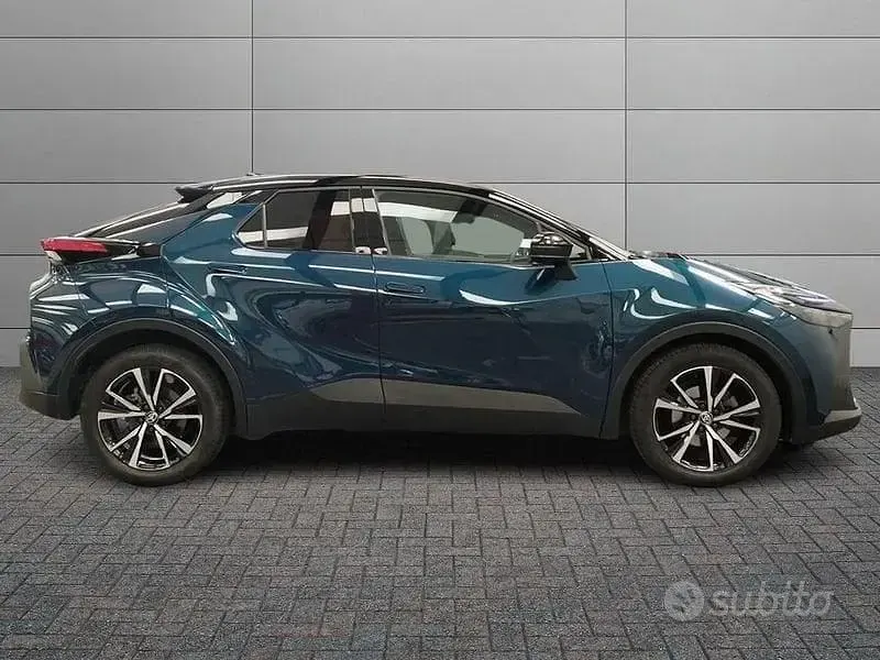 Usata Toyota C-HR Trend 140 CV (102 kW) 2024 Blu SUV