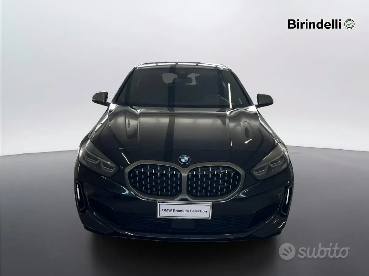 Usata BMW M135 Performance 306 CV (225 kW) 2021 Black sapphire metallizzato Utilitaria