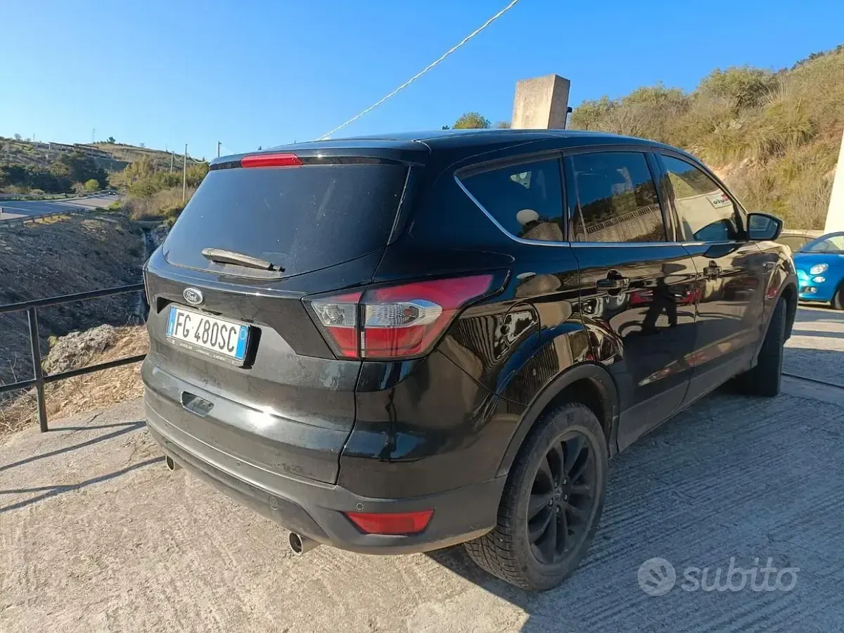 Usata Ford Kuga ST-Line 150 CV (110 kW) 2016 Nero SUV