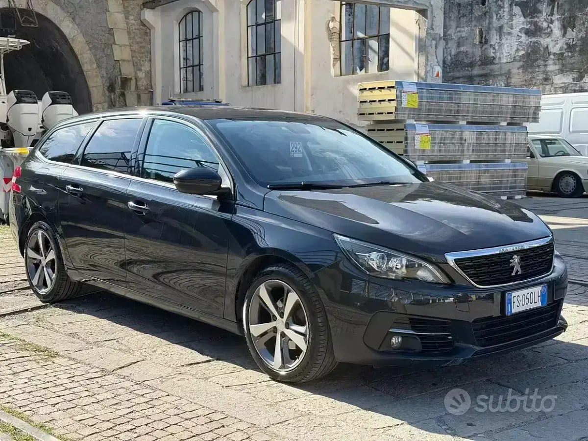Usata Peugeot 308 Allure 131 CV (96 kW) 2018 Grigio Station wagon