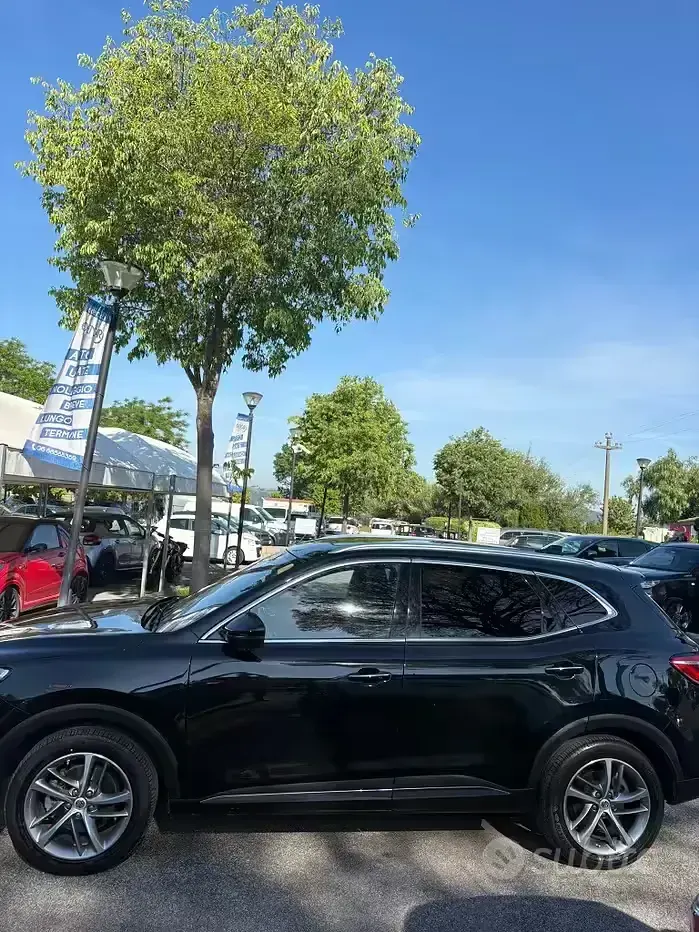 Usata MG EHS Excite 162 CV (119 kW) 2022 Nero SUV