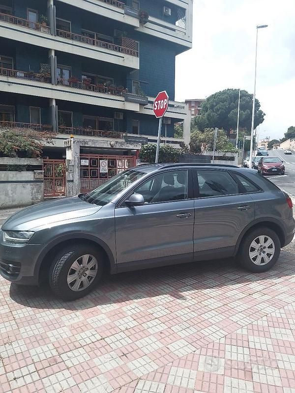Begagnad Audi Q3 140 HK (102 kW) 2012 Grå SUV
